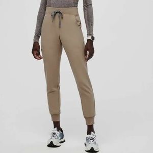 Figs women’s Zamora tall jogger scrub pants- latte